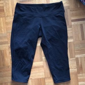 Black lulu lemon capris